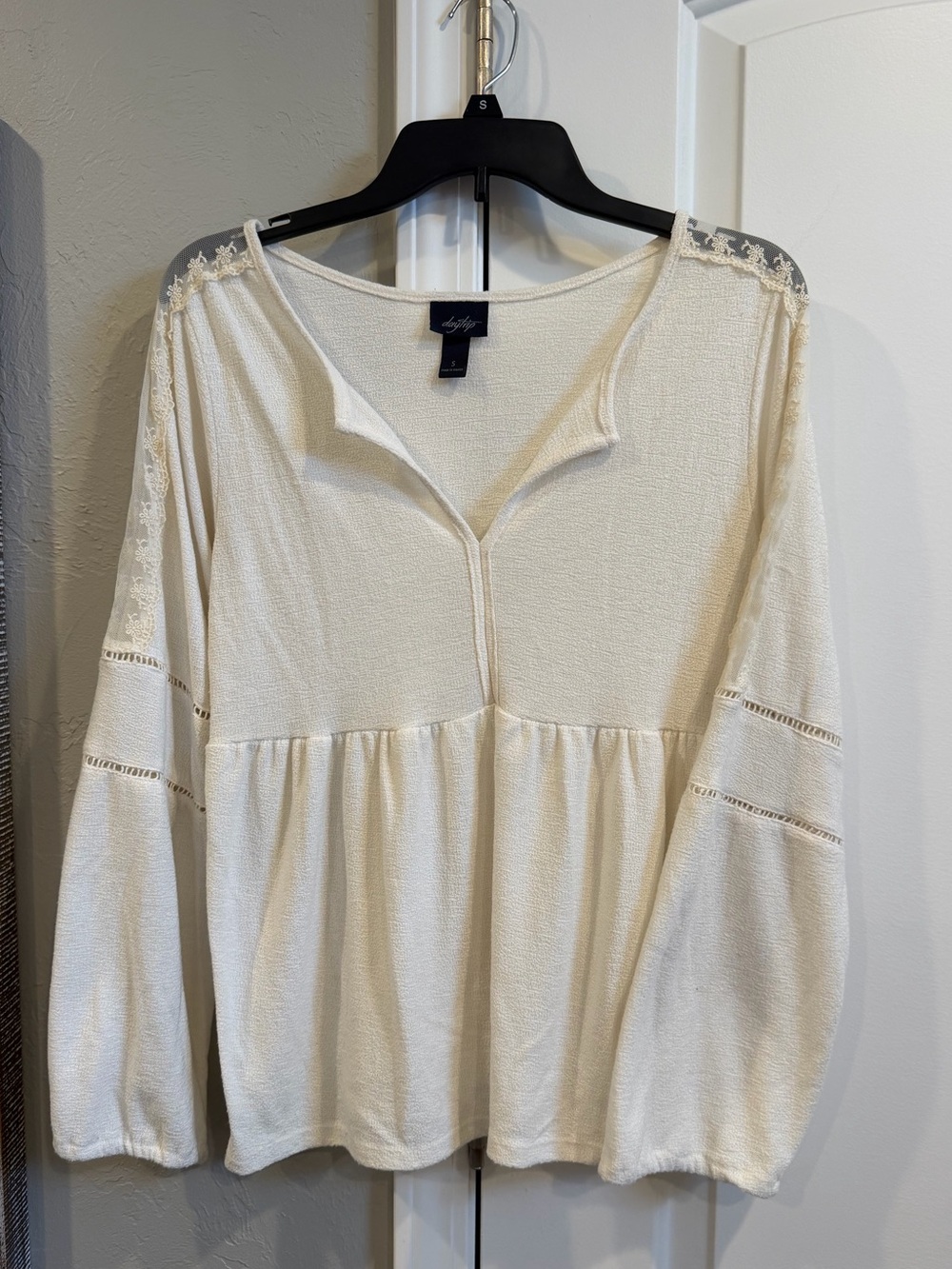 Buckle Cream Lace-Trim Peasant Blouse